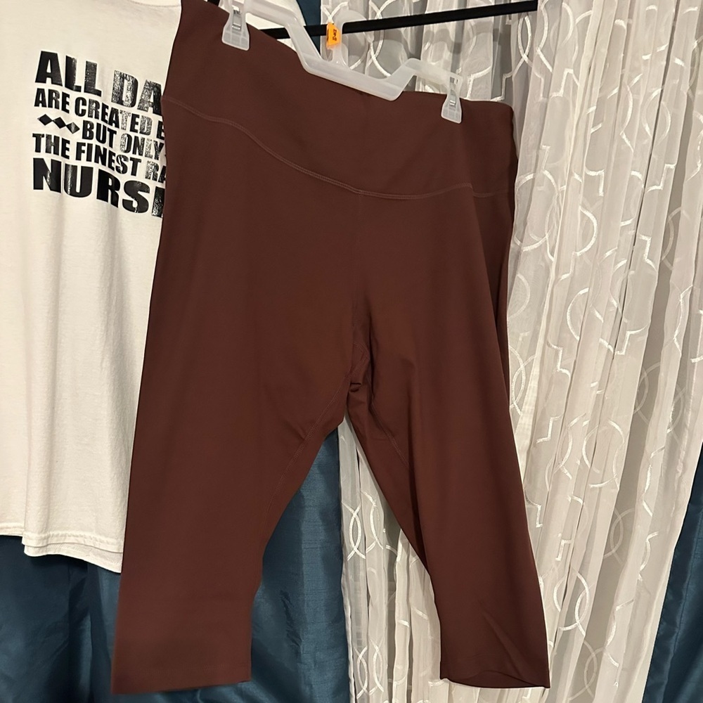 CORE IO chocolate Brown Capri Leggings